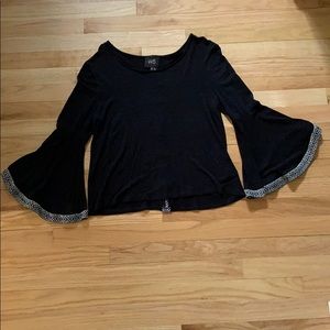 Mid sleeve black shirt